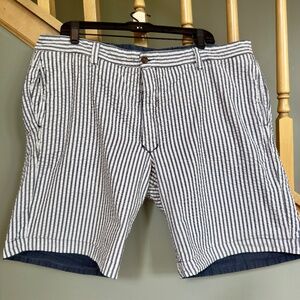 Taylor Vintage Men's Reversible Seersucker Blue/Wht Stripes & Navy Shorts sz 40